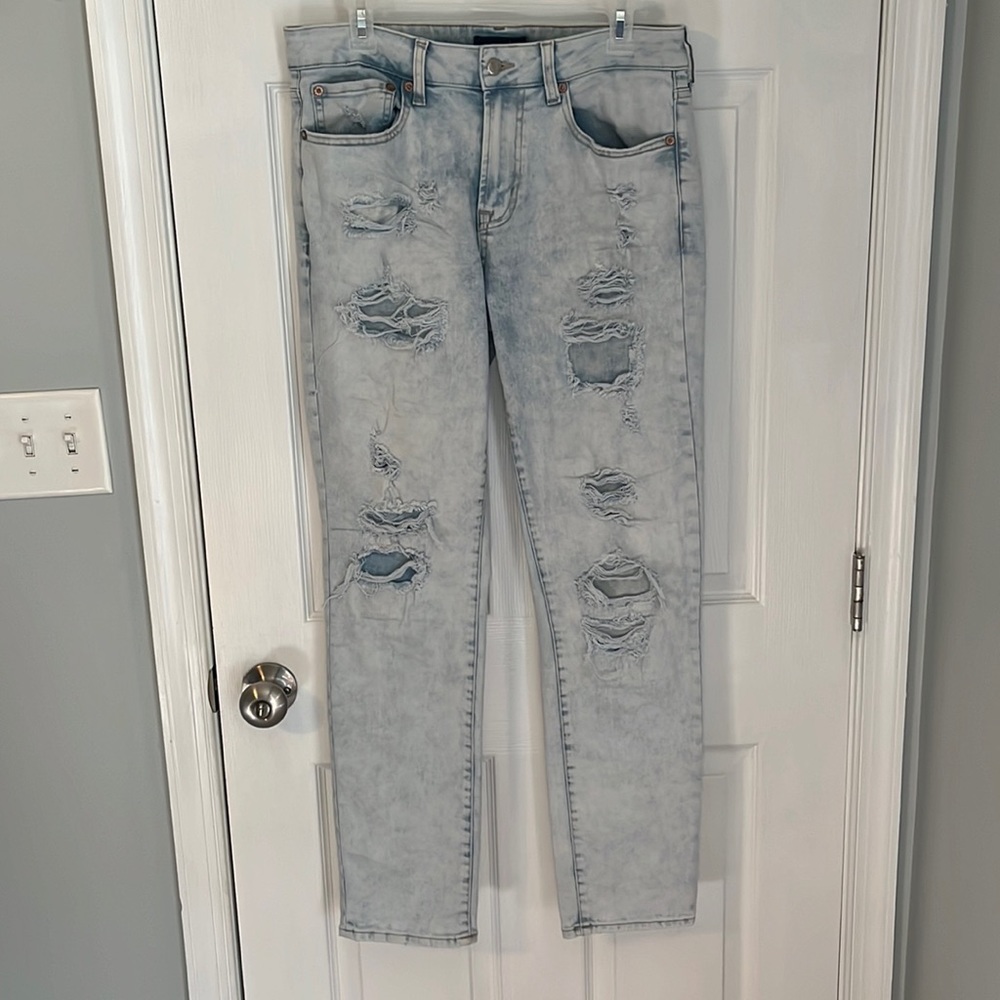 Aéropostale Ripped Jeans